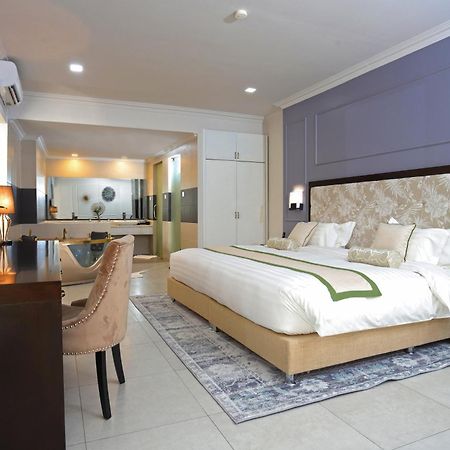 Queenco Hotel & Casino Σίχανουκβιλ Εξωτερικό φωτογραφία