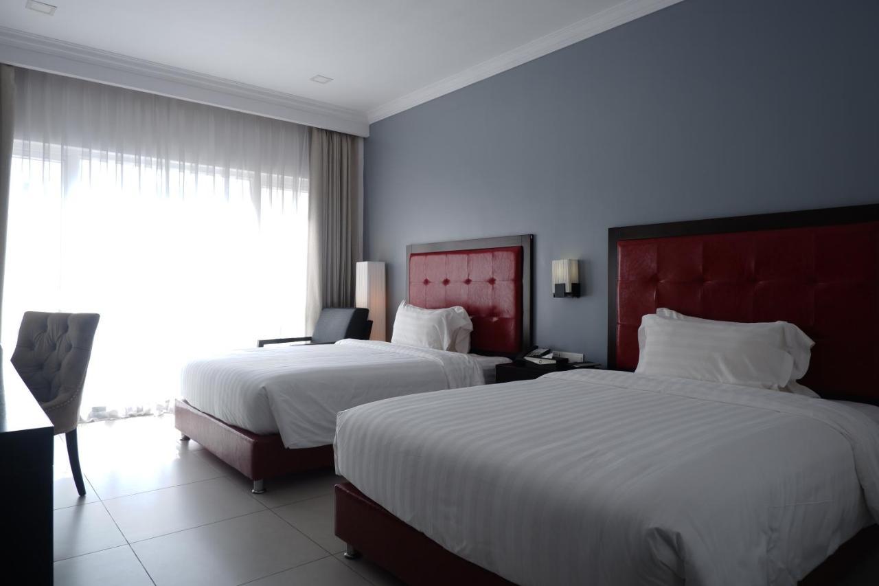 Queenco Hotel & Casino Σίχανουκβιλ Εξωτερικό φωτογραφία